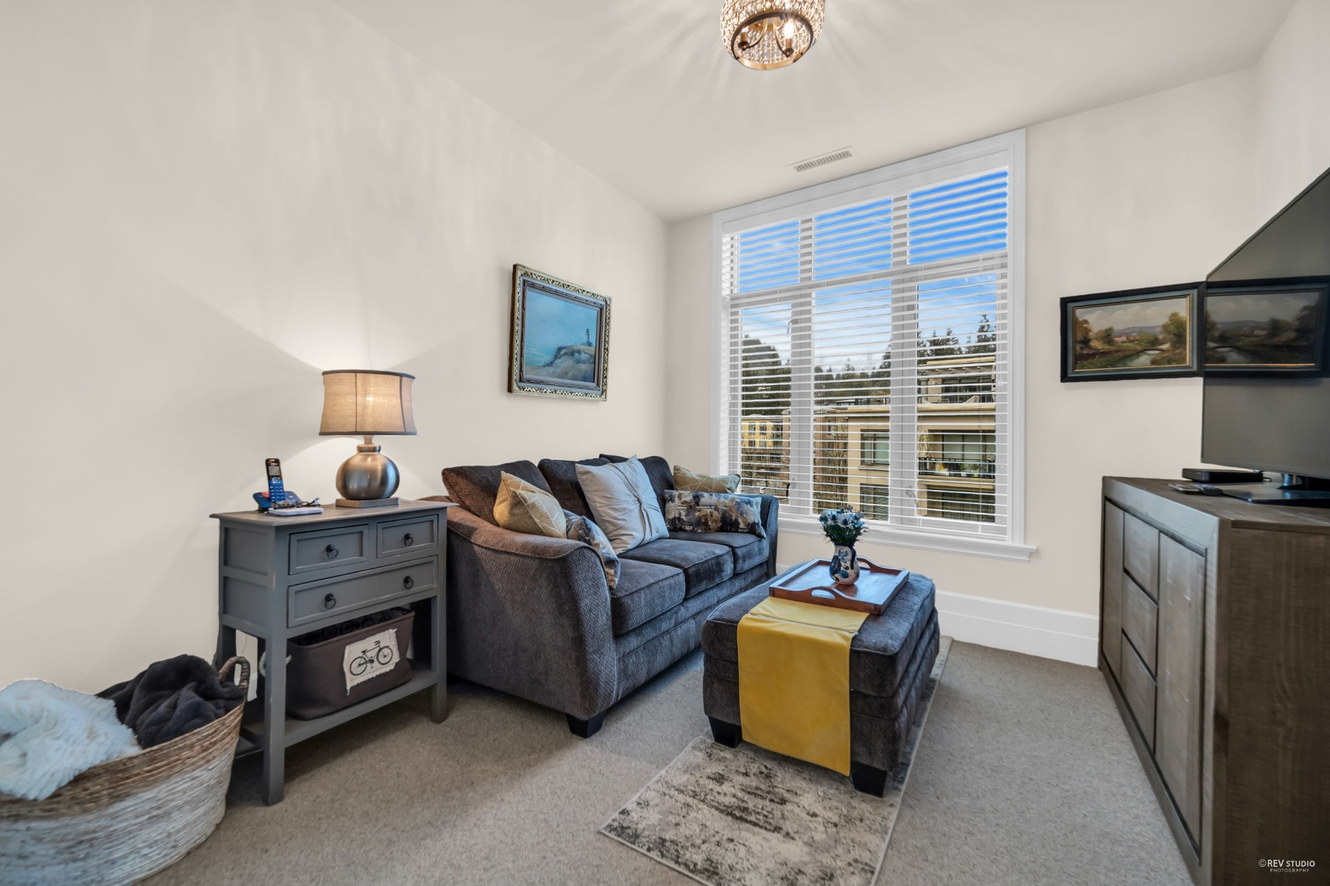 Versatile den / home office
