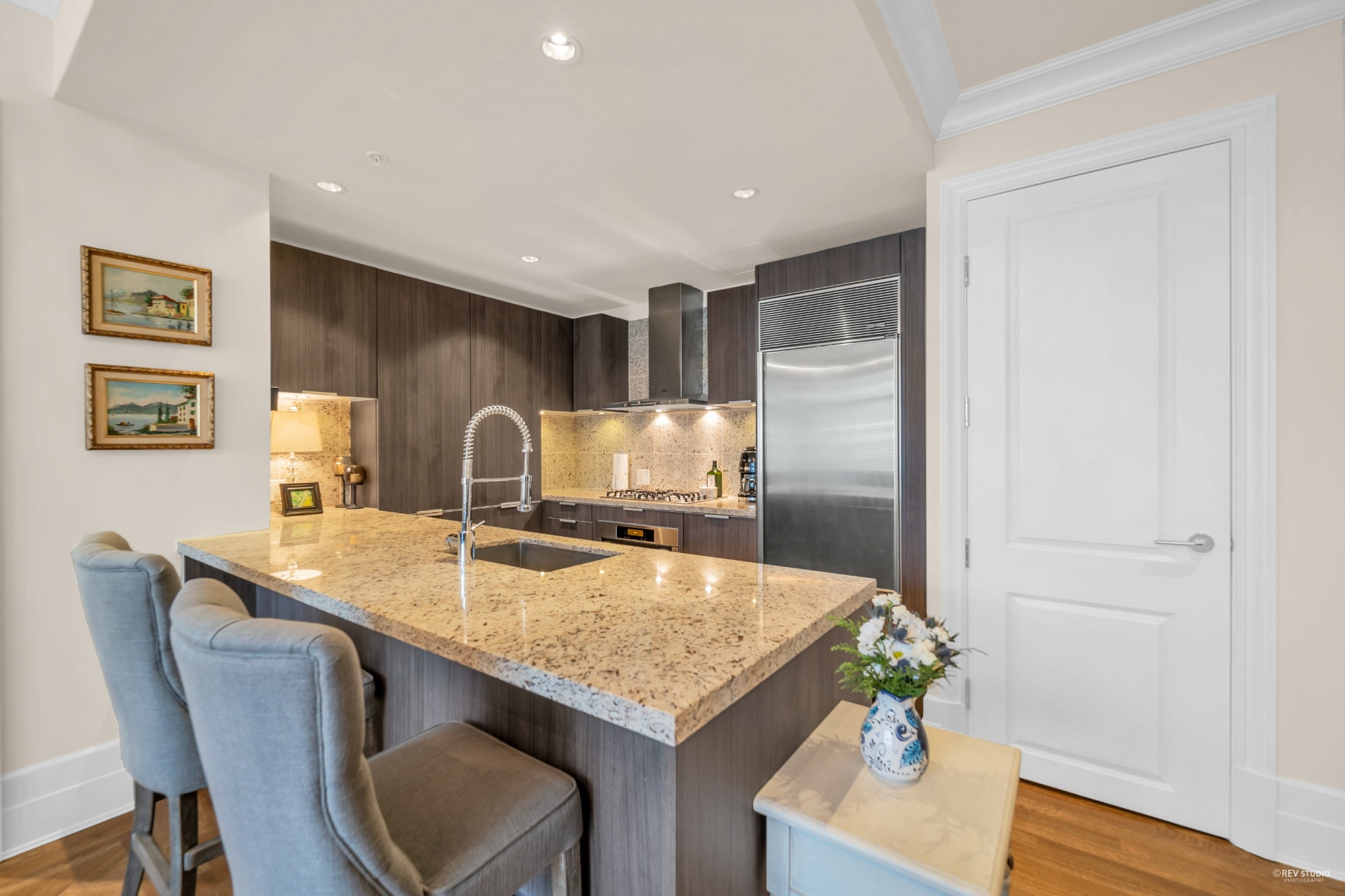 Kitchen island and breakfast bar
